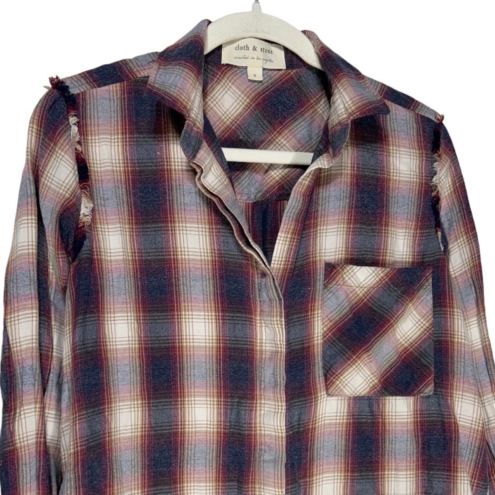 Cloth & Stone Plaid Frayed Raw Hem Button Down Shirt Burgundy Navy Size Small